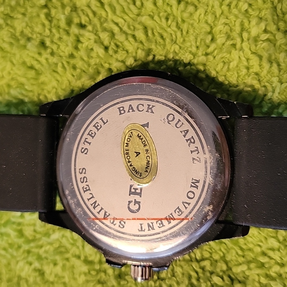 Watch - Picture 3 of 3